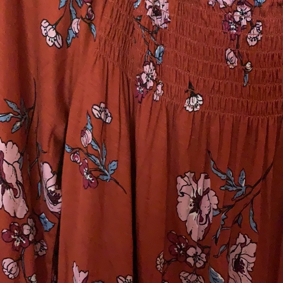 LUQ bell sleeve rust colored top - Picture 2 of 9